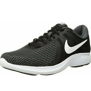 Like new Nike Revolution 4